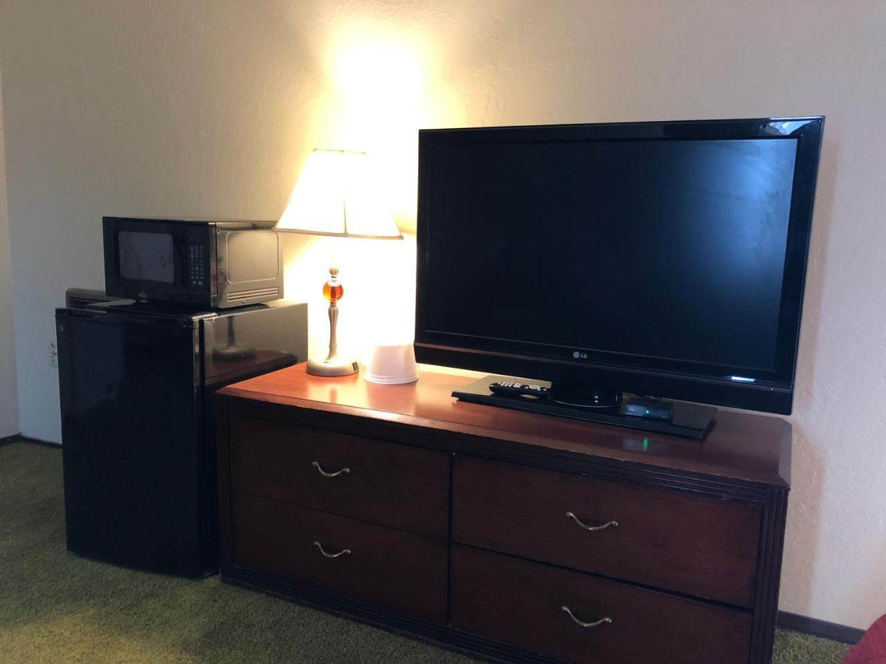 Red Bluff Inn Екстериор снимка