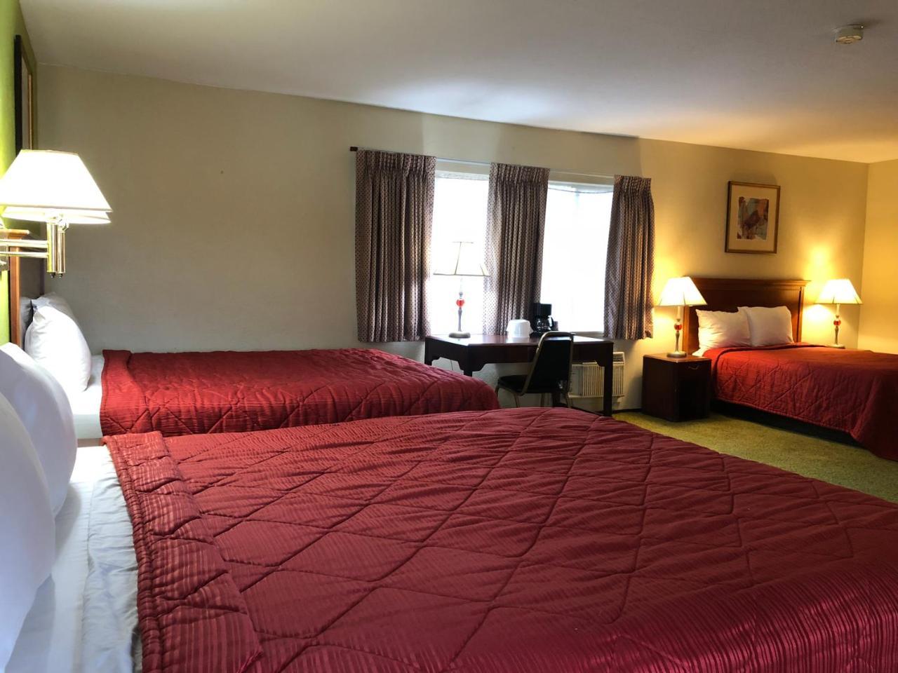 Red Bluff Inn Екстериор снимка